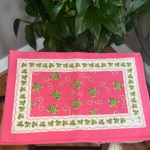4 Charming Pink and Green Frog Placements and 4 napkins NWT